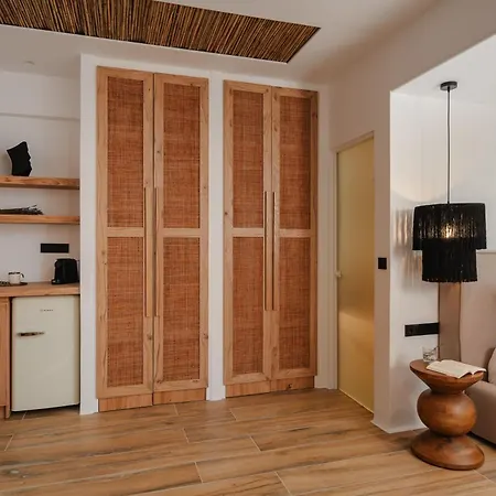 Almiriki Naxos Beachside Living 公寓