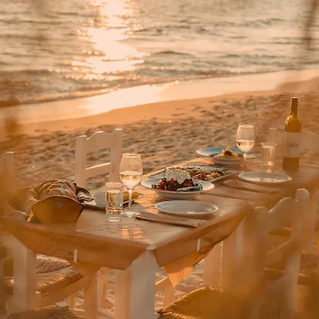 Almiriki Naxos Beachside Living شقة Pláka